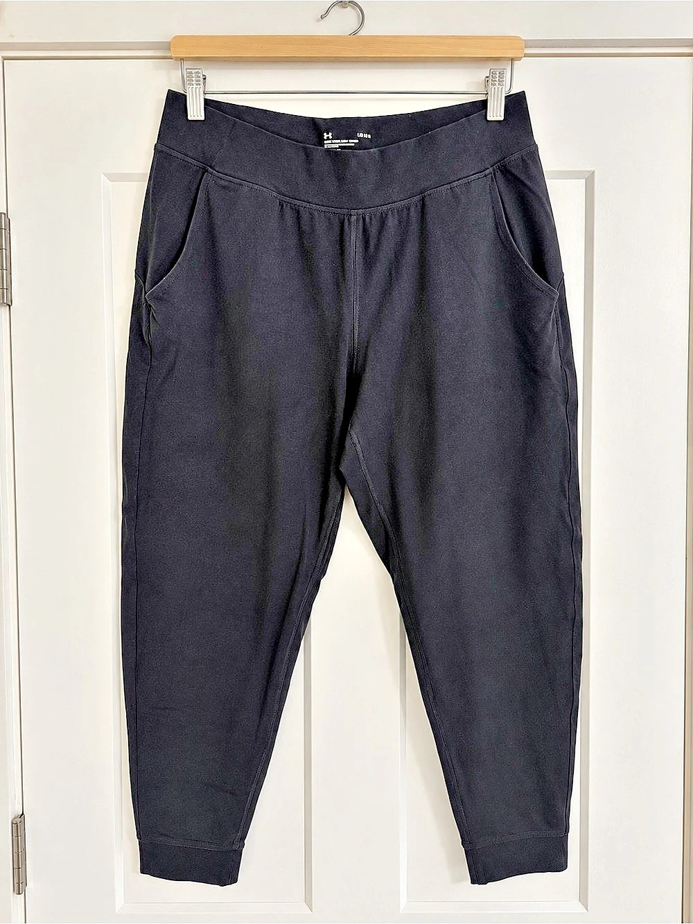 Under Armour Black Jogger Pants Size Large Like New